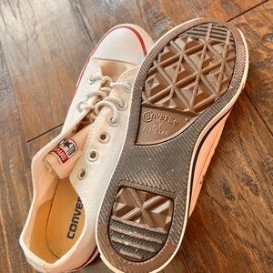 White Converse Women’s Size 7